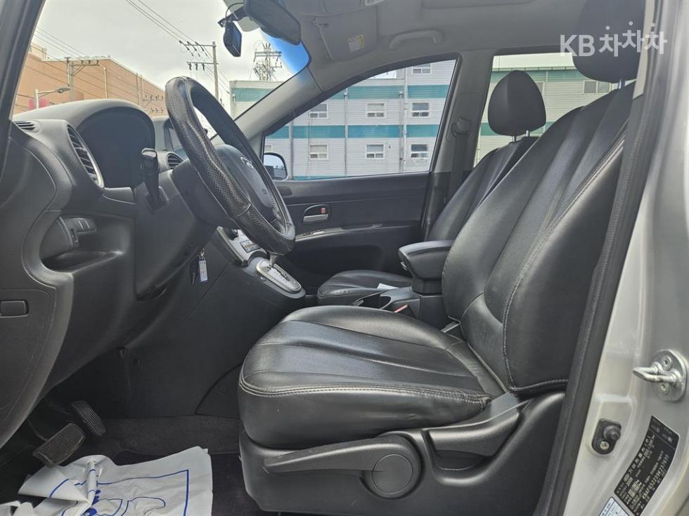 Kia Carens — miniaturë 10