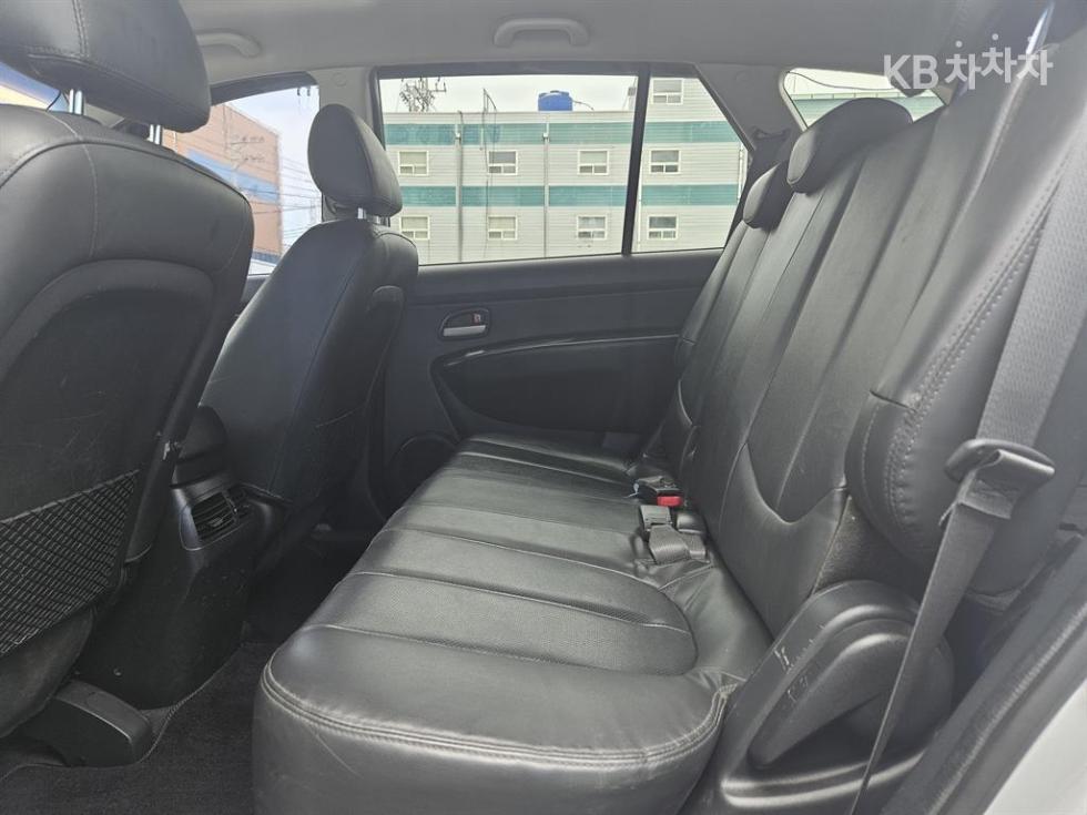 Kia Carens — miniaturë 11