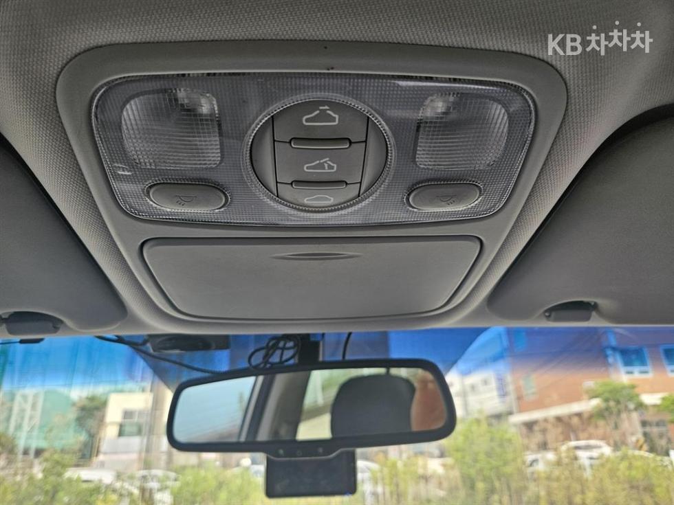 Kia Carens — miniaturë 13