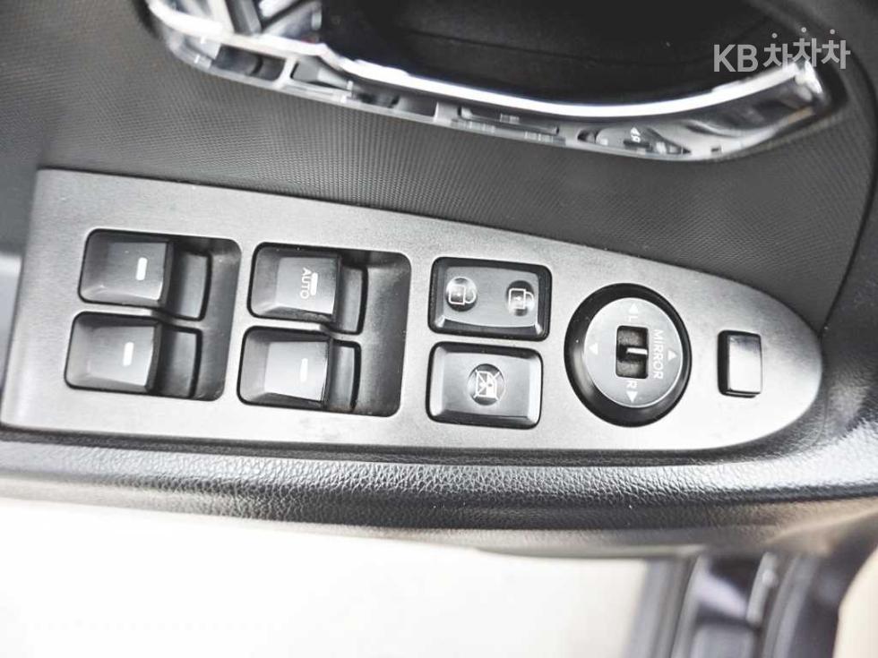 2012 - kia sportage
