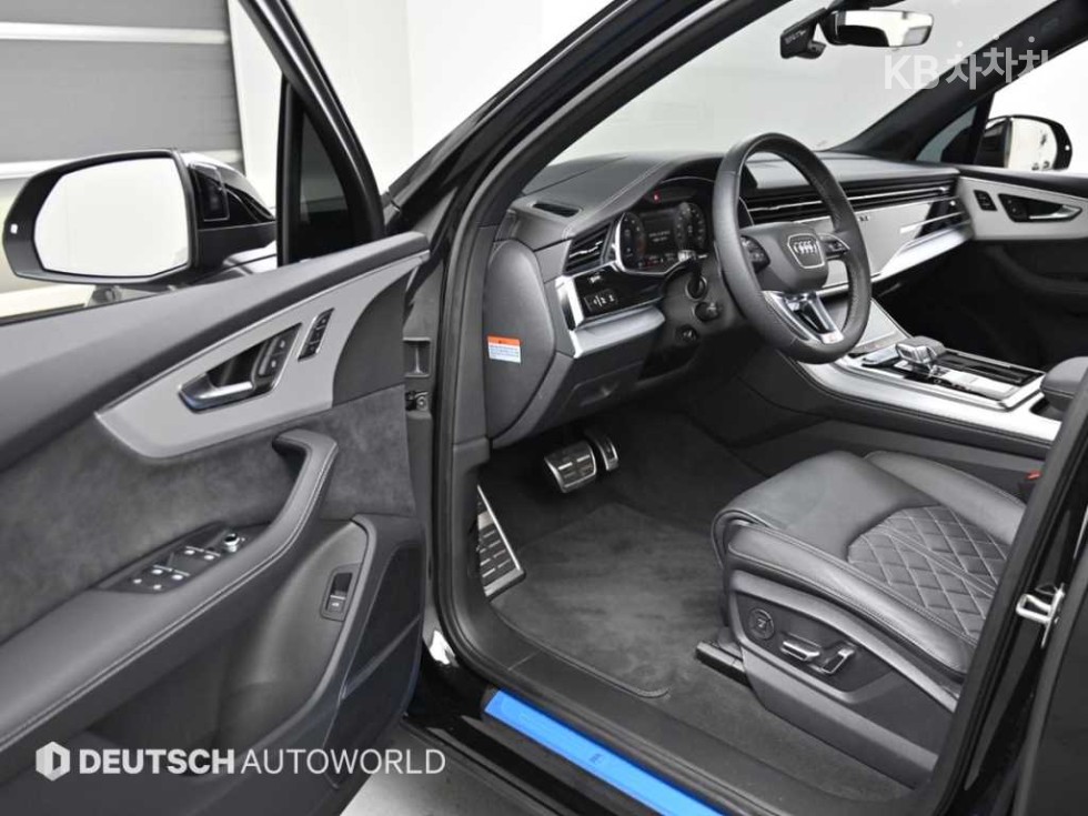 2025 - audi q7