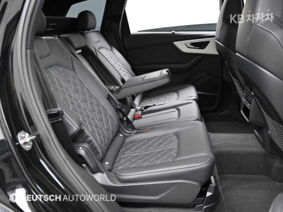 2025 - audi q7
