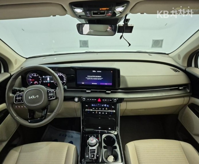 2022 - kia carnival