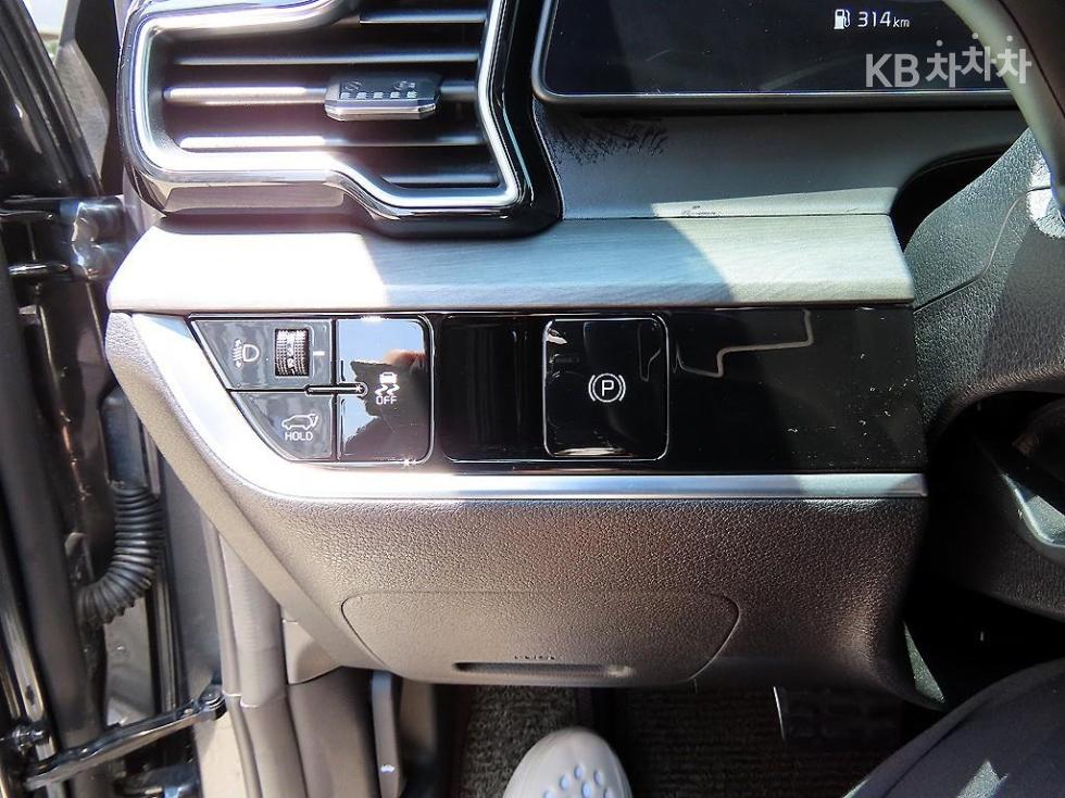 2023 - kia sportage