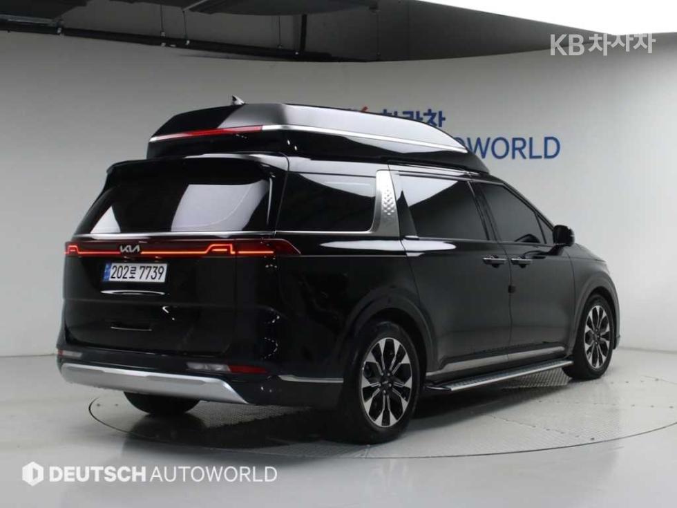 2023 - kia carnival