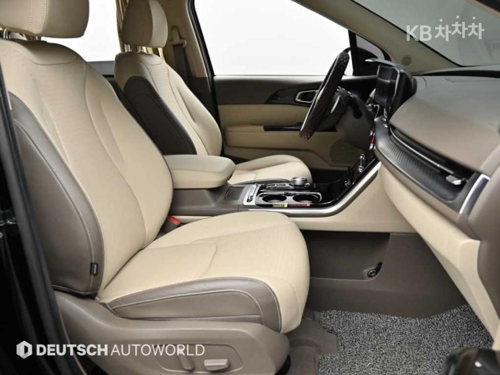 2023 - kia carnival