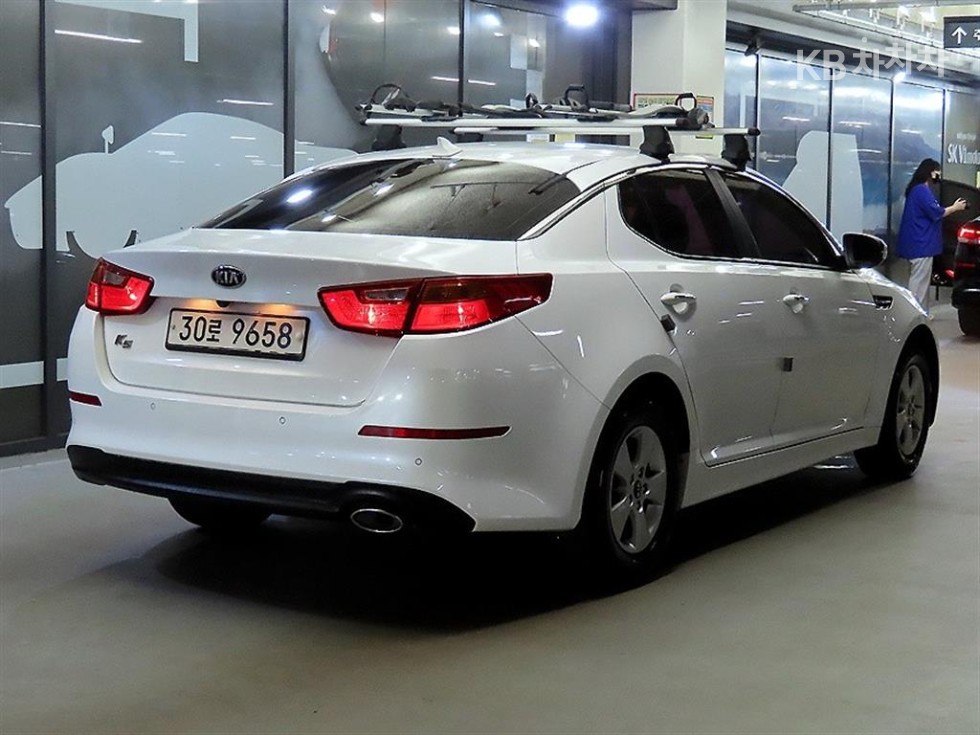 Kia K5 — miniaturë 4