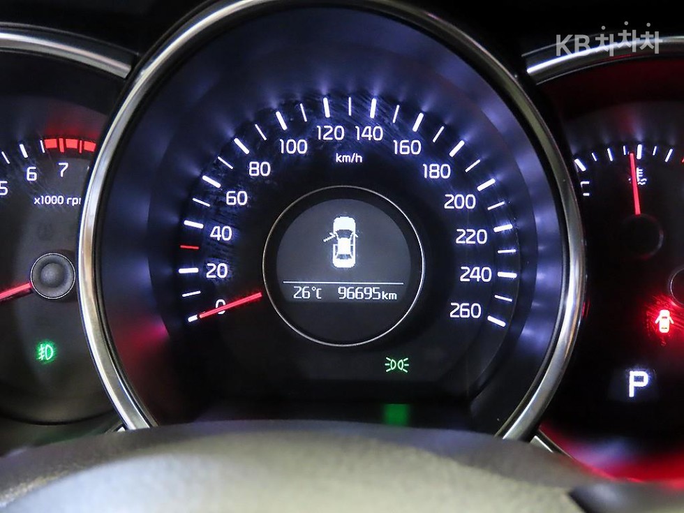 Kia K5 — miniaturë 9