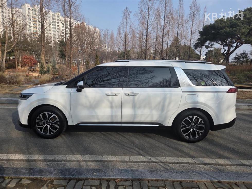 2021 - kia carnival