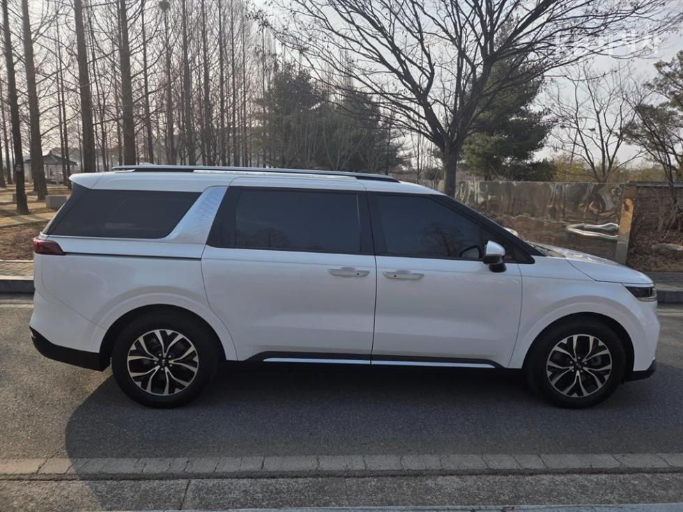 2021 - kia carnival