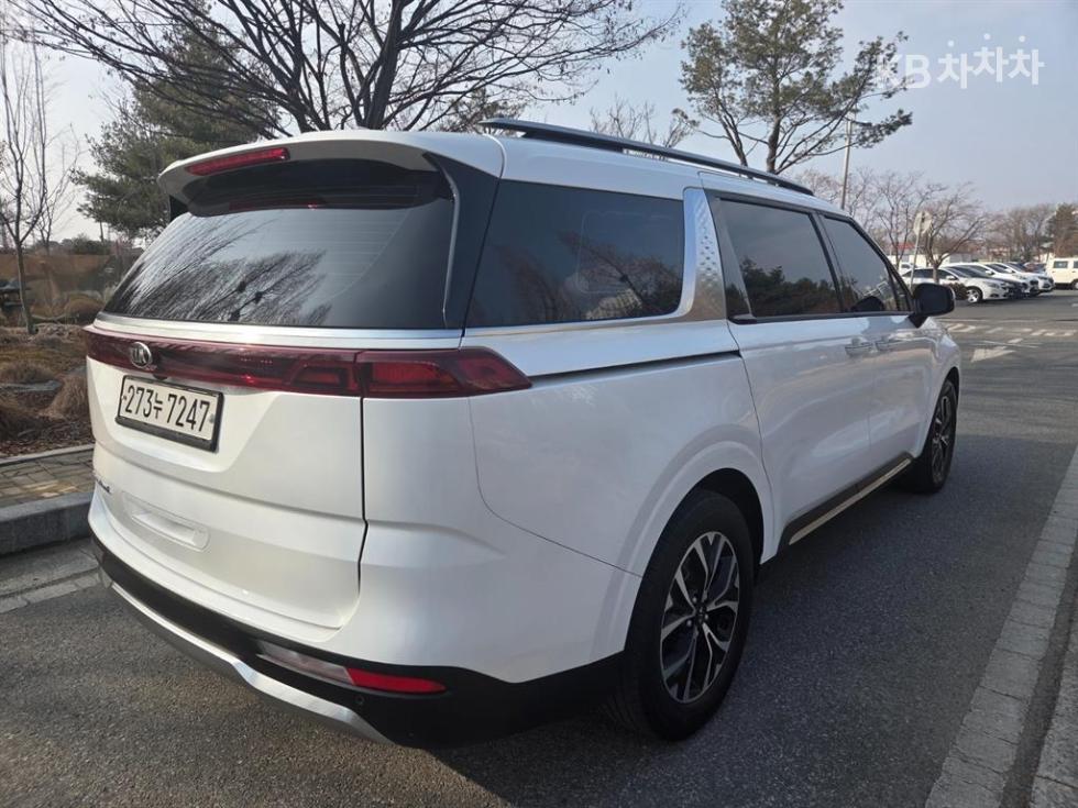 2021 - kia carnival