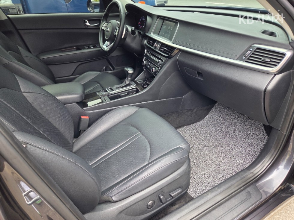 2020 - kia k5