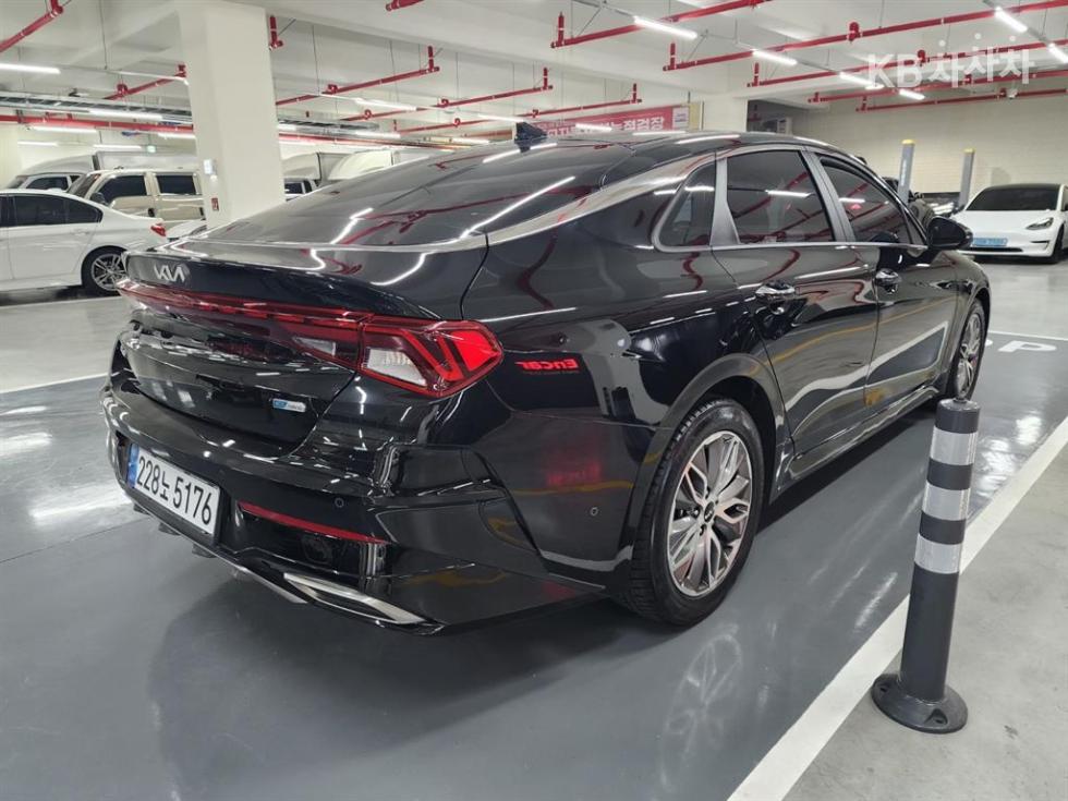 2022 - kia k5
