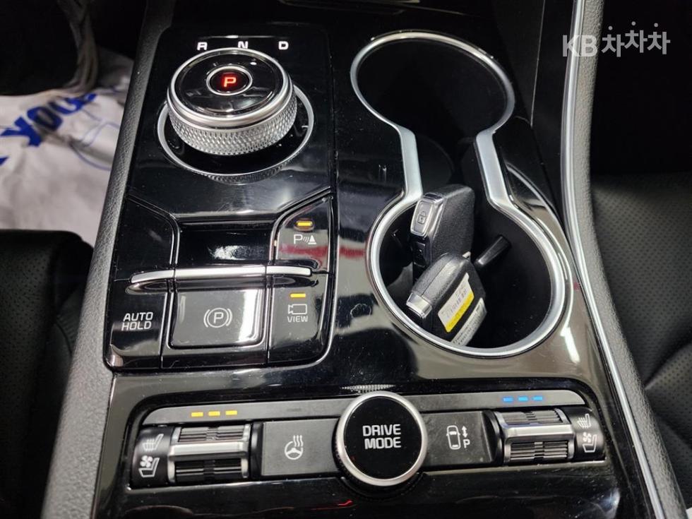 2022 - kia k5