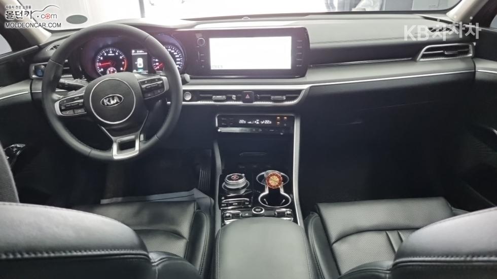 2021 - kia k5