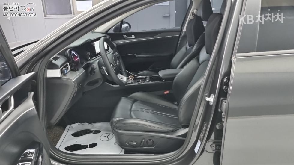 2021 - kia k5