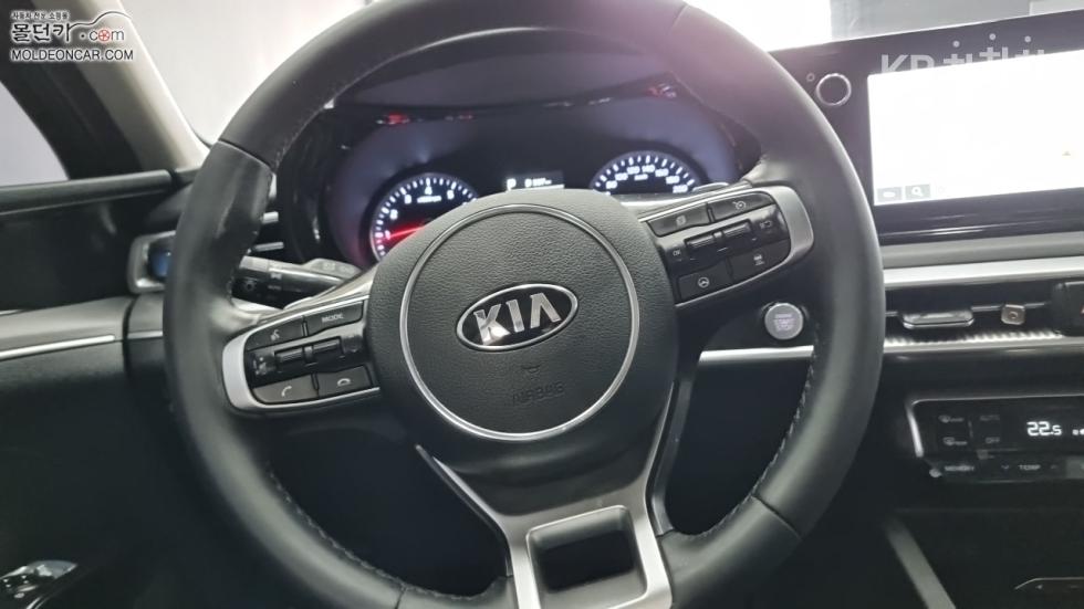 2021 - kia k5