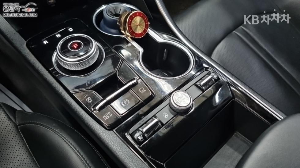 2021 - kia k5