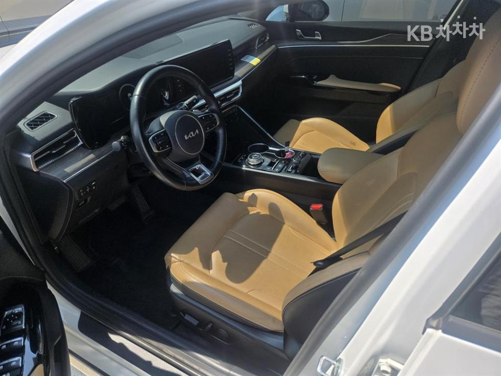 2023 - kia k5