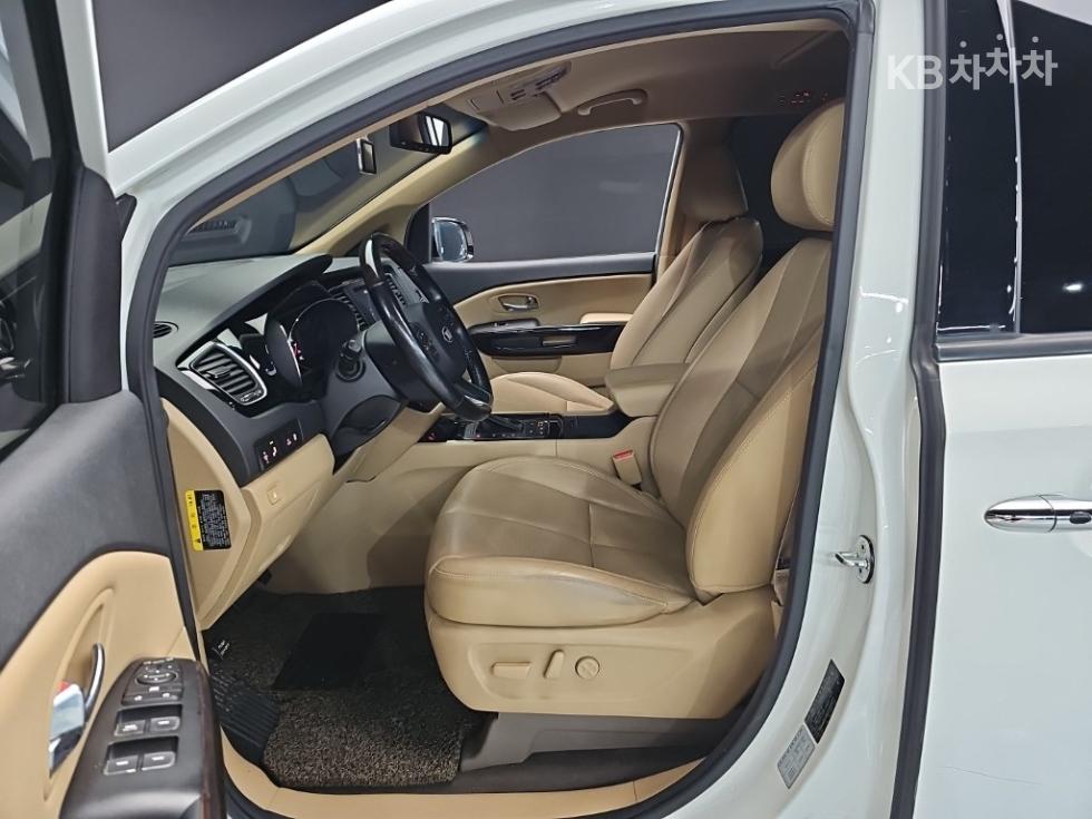 2018 - kia carnival