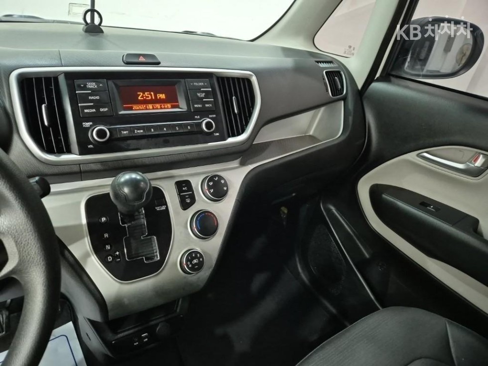 2019 - kia ray