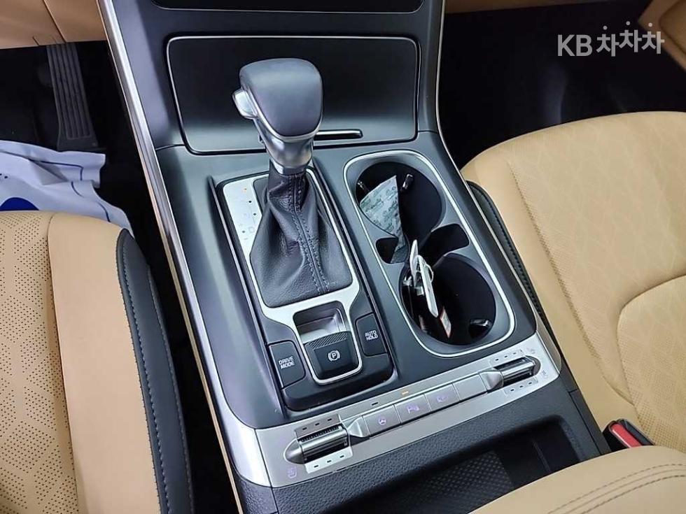 2023 - kia carnival