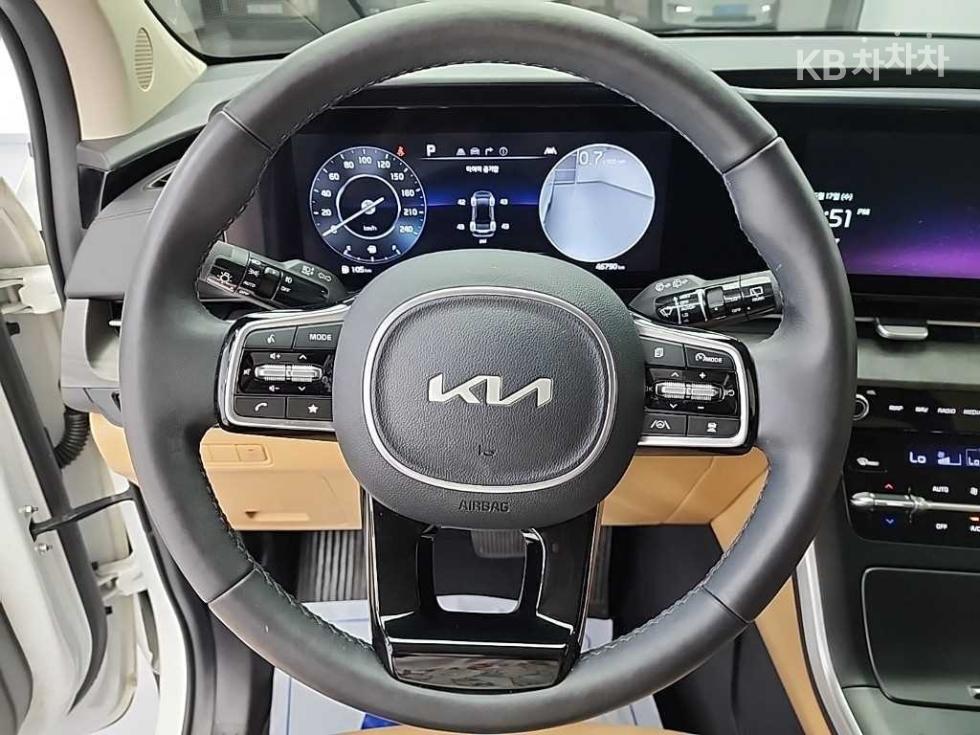 2023 - kia carnival