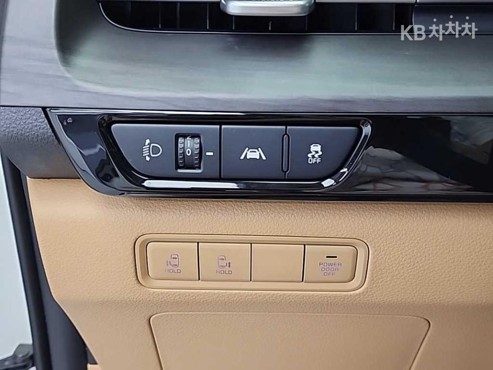 2023 - kia carnival