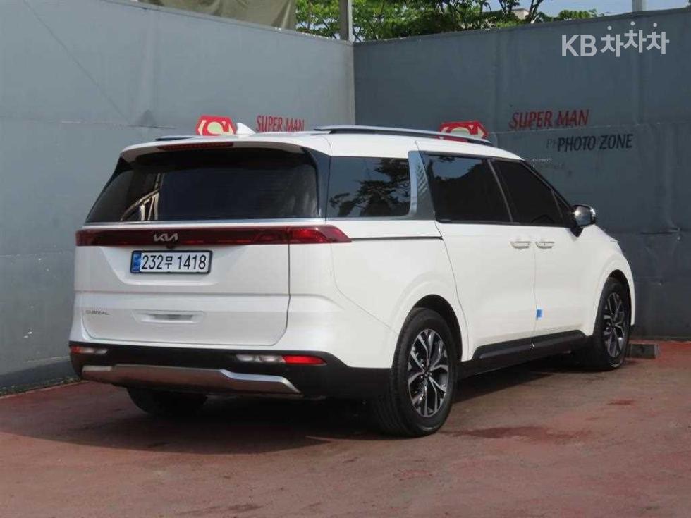 2023 - kia carnival