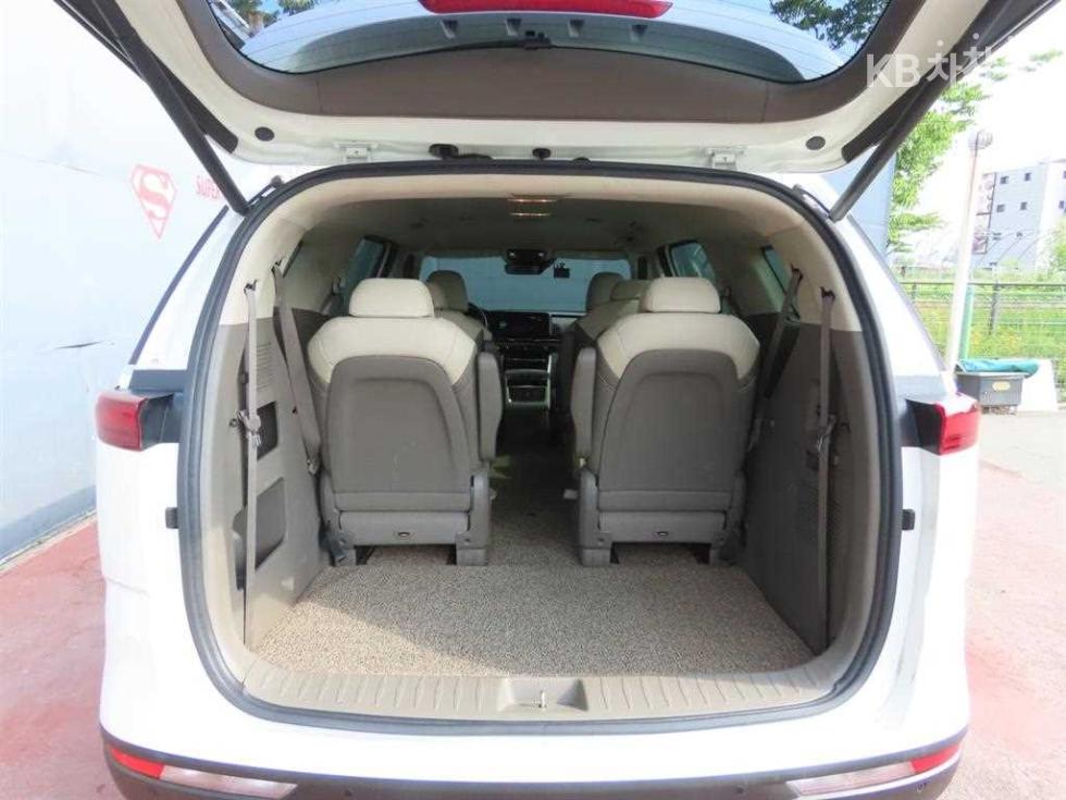 2023 - kia carnival