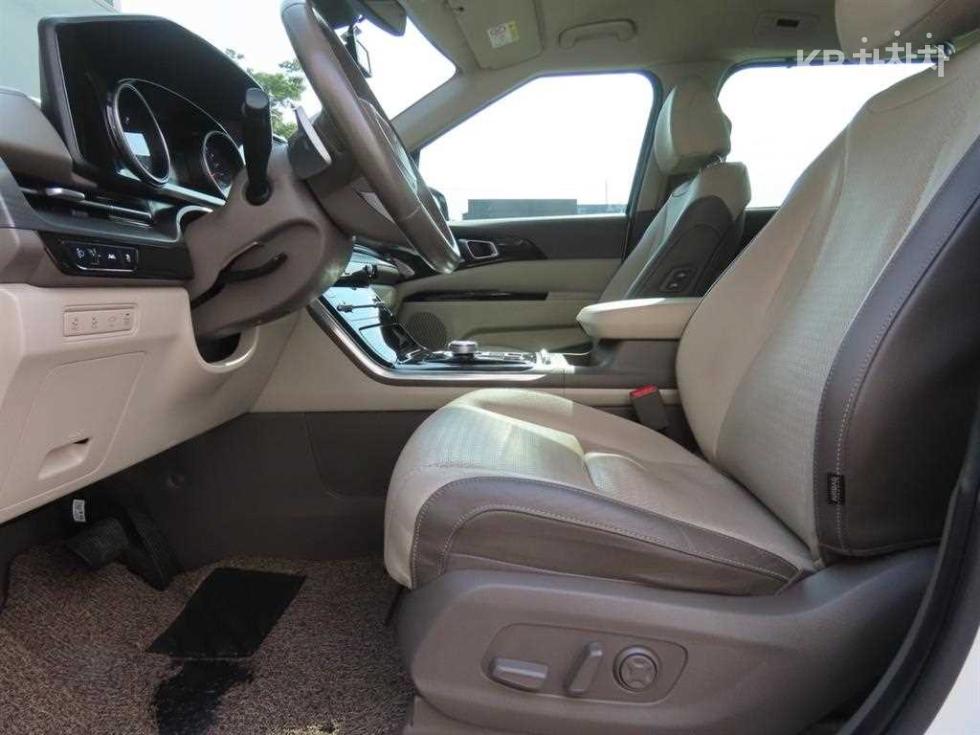 2023 - kia carnival