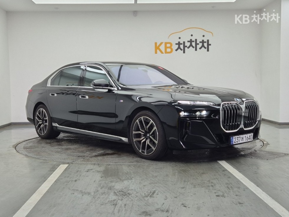 BMW 7er — miniaturë 2