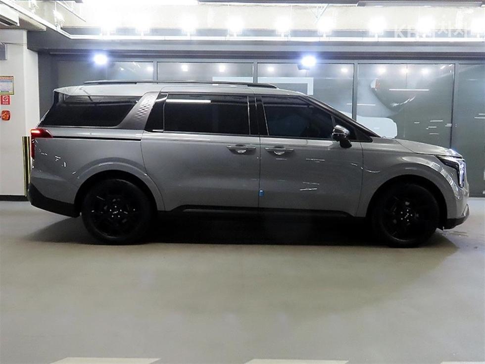 2025 - kia carnival