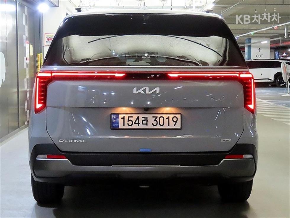 2025 - kia carnival