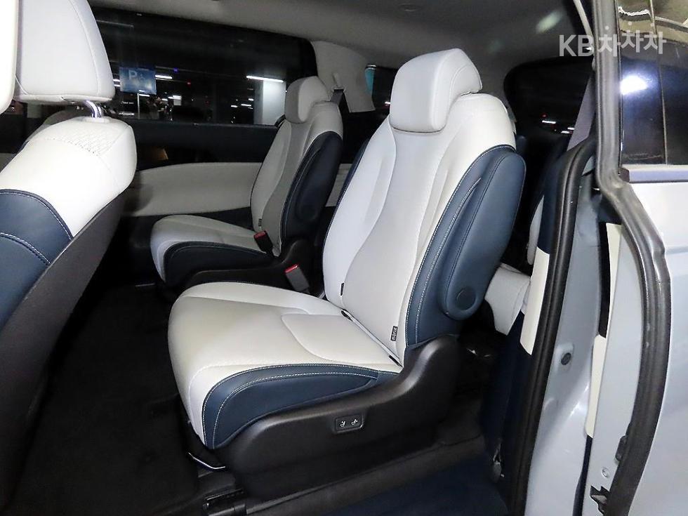 2025 - kia carnival