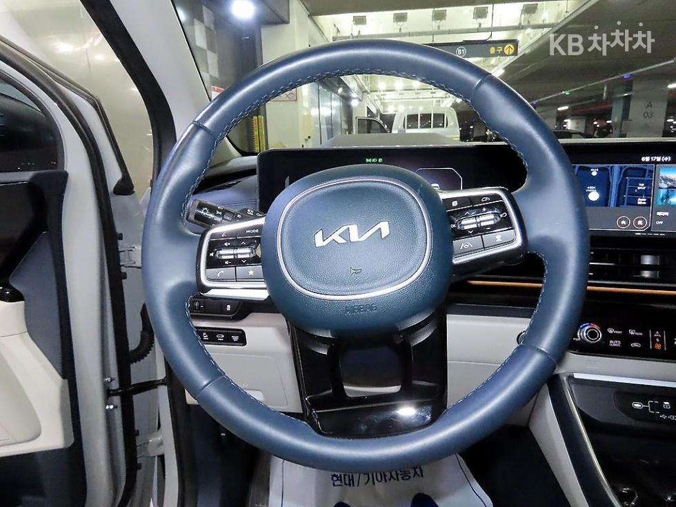 2025 - kia carnival
