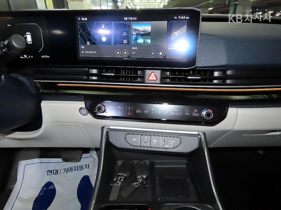 2025 - kia carnival
