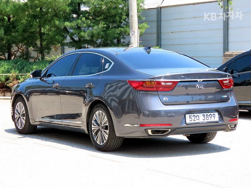 2018 - kia k7
