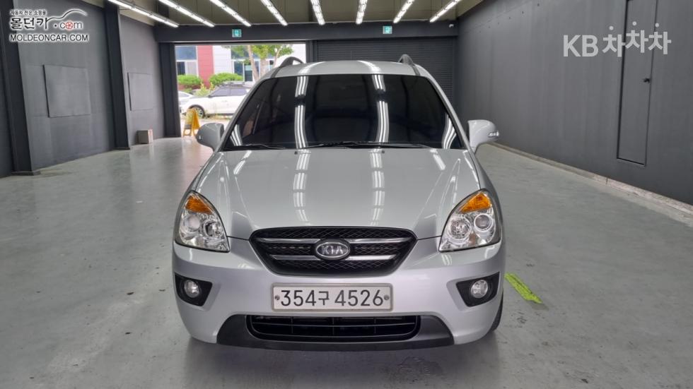 Kia Carens — miniaturë 3