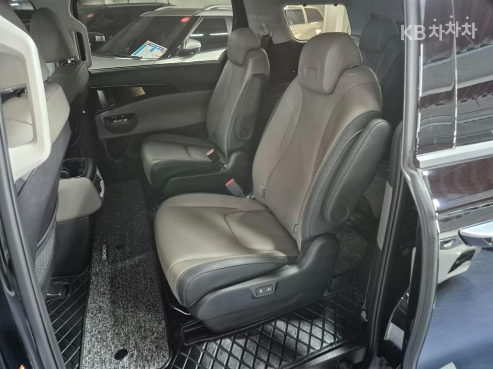 2024 - kia carnival
