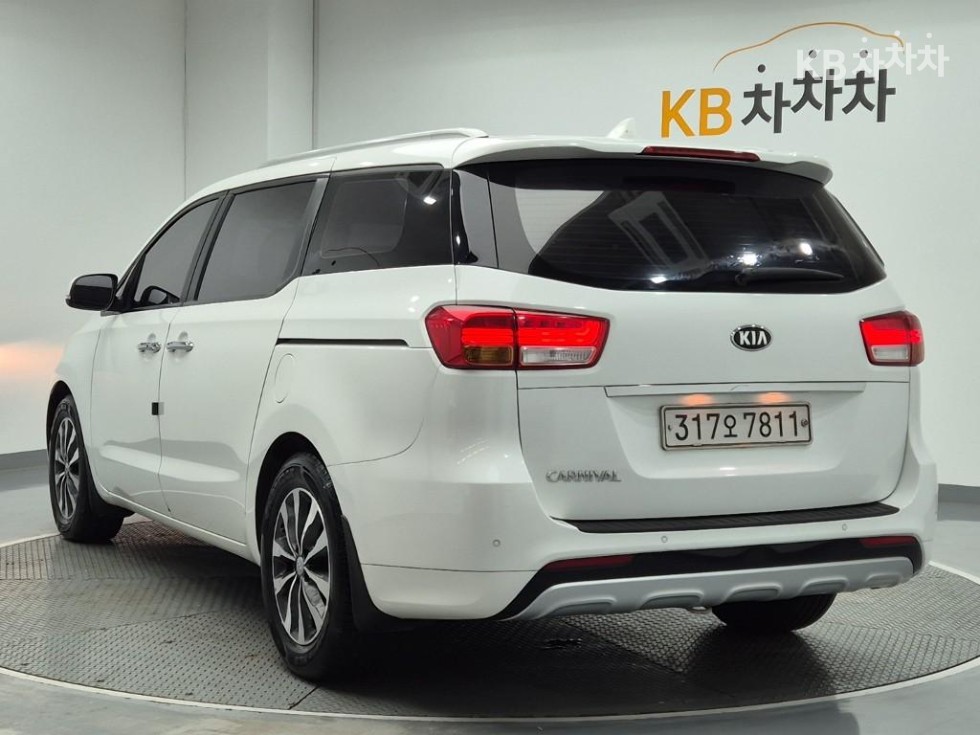 2017 - kia carnival