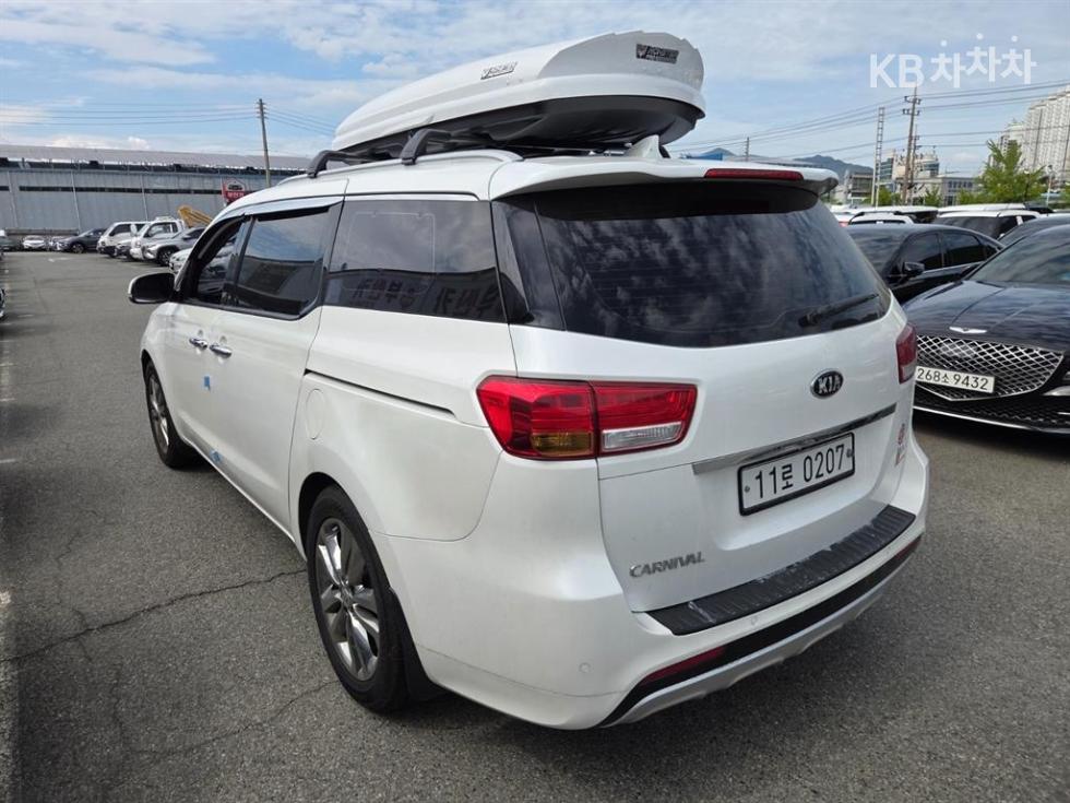 2017 - kia carnival