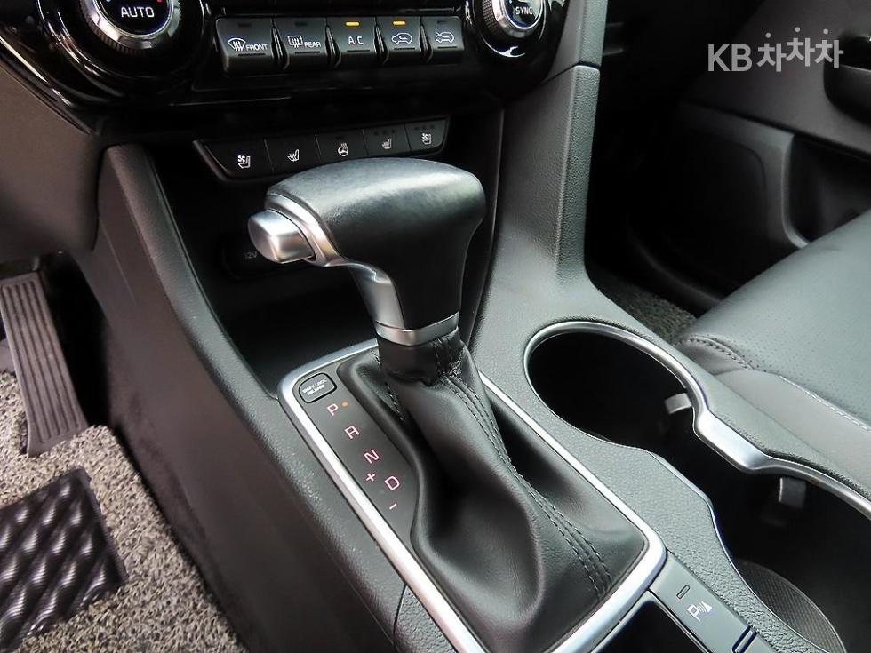 2020 - kia sportage