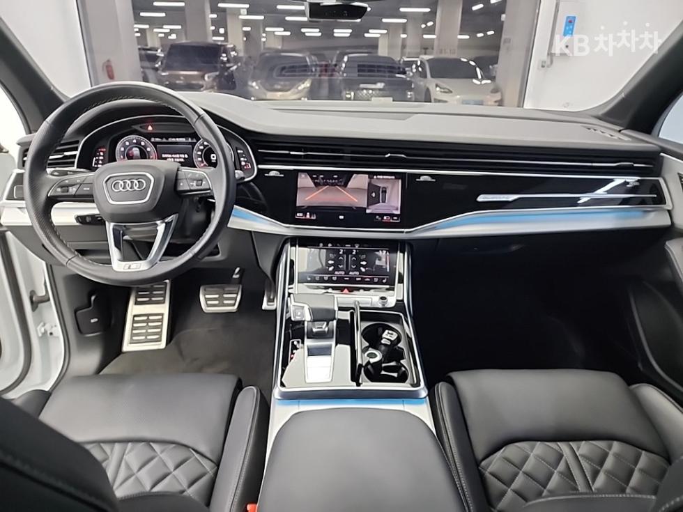 2023 - audi q7
