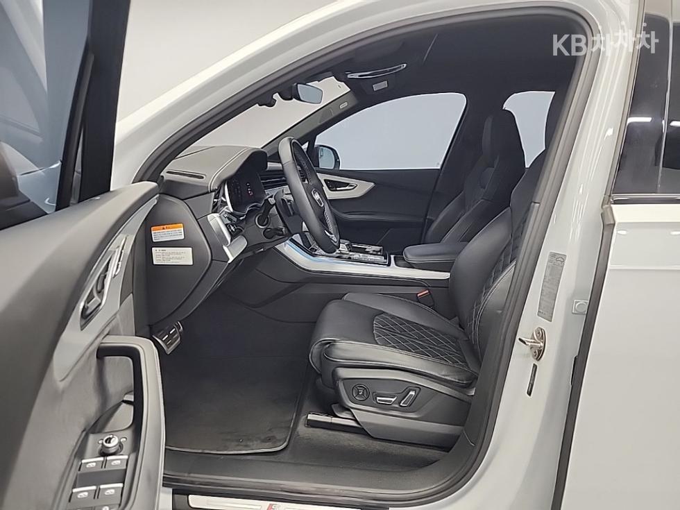 2023 - audi q7