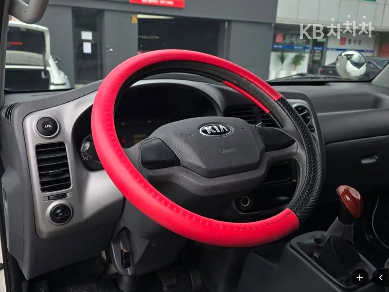 2014 - kia bongo iii