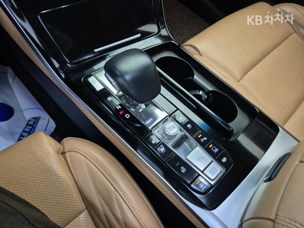 2021 - kia k7