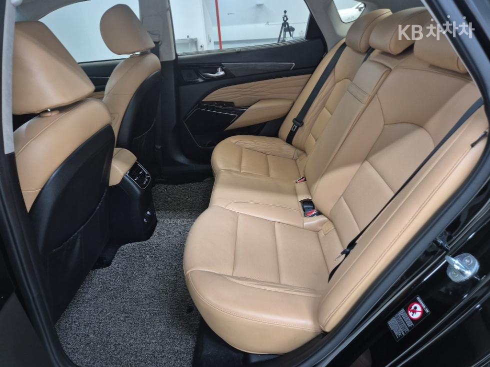 2021 - kia k7