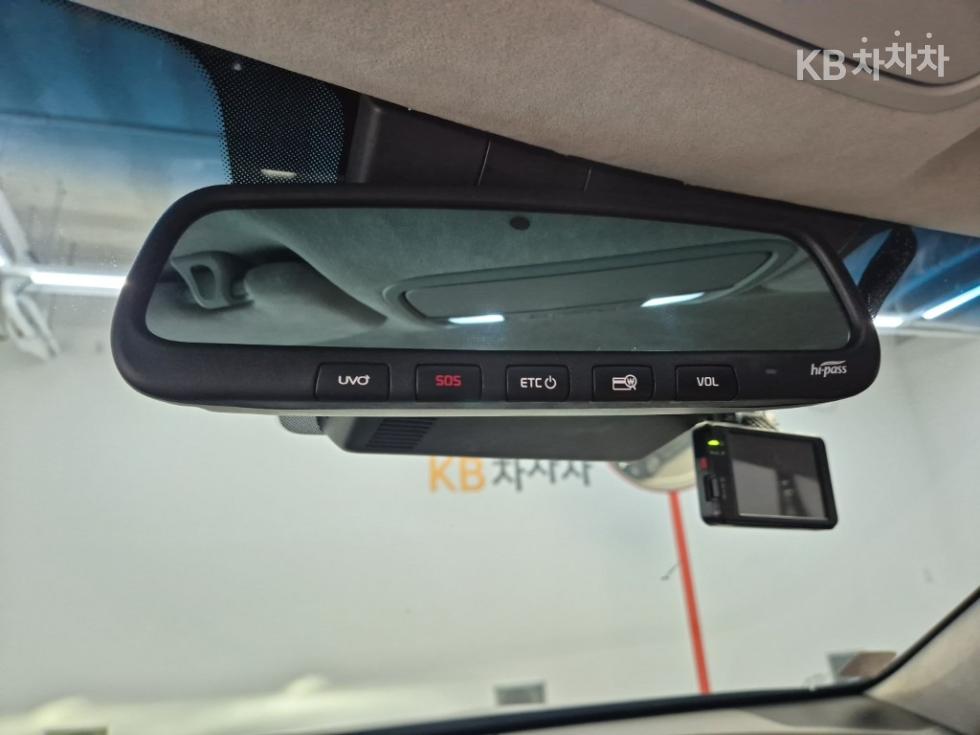 2021 - kia k7
