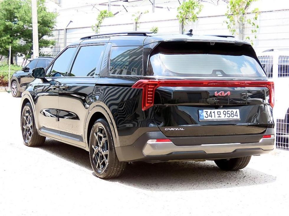 2025 - kia carnival
